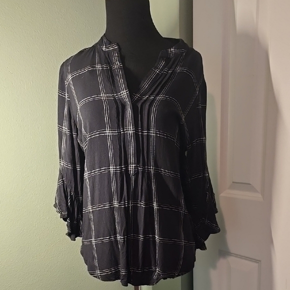 Vince Camuto Black and Gray Blouse with Cuffed Sleeves and Mandarin Collar - Picture 1 of 2